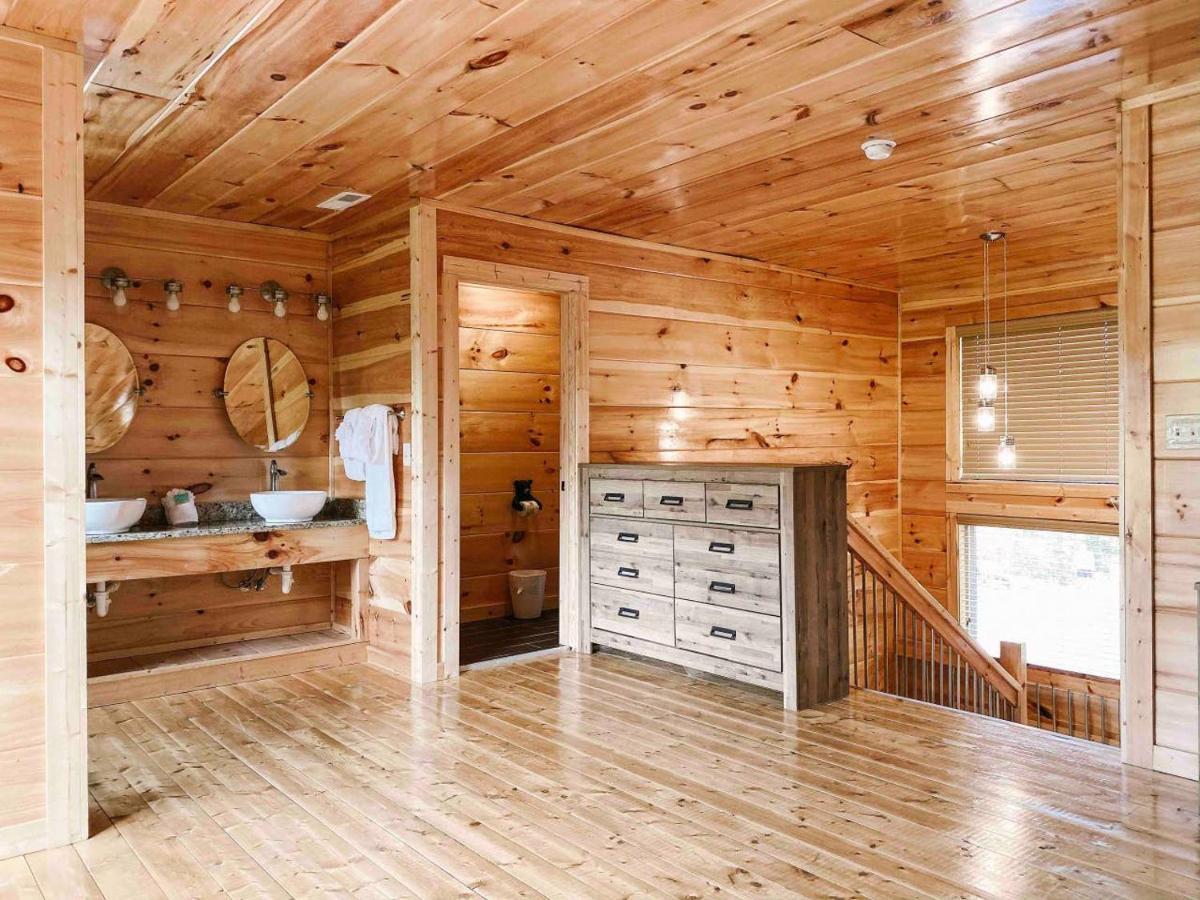Splash Of Moonshine -Heated Indoor Pool, Hot Tub, Arcade Game Room 鸽子谷 外观 照片